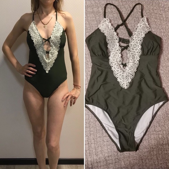 Only S Left! Crochet Lace PlungingV Monokini - Picture 7 of 7